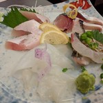 旬魚菜 しら川 - 刺し身盛合せ（ワラサ、〆鯖、アオリイカ、炙り太刀魚）