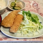 居酒屋みつぐ - ホッケフライはさくさくふっくら。