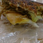 Pan Kojo Mito Uchihara Ten - 広島焼き風ﾊﾟﾝ259円　断面