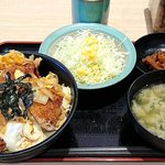 Matsunoya Honrennuma Ten - 松乃家 本蓮沼店 ヒレかつ丼 税込650円 ＋ マル得サービス券で頂いた無料のミニサラダ