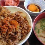 Sukiya Miyoshi Miyoshi Ten - 牛丼中盛り豚汁卵セット