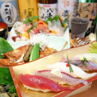 We have Seafood dishes delivered directly from the fishing port and delicious local sake.