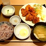 Yayoi Ken Fuji Eda Ten - から揚げ定食〔十六穀米を選択〕 690円(8%込)･･･白米を選択するとおかわり可能なのでボリュームが欲しい人は白米推奨