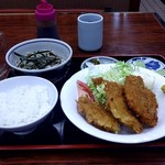 Hiroeya - 店内限定　チキンカツ定食　650円とハイボール400円