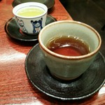 野田岩 - 煎茶の他食後のほうじ茶がサービス