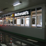 McDonald's Ishigaki Sane Ten - 車路側から見たお店です｡