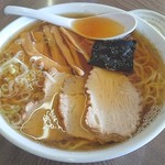 Sansho - ラーメン。透き通ったスープと麺、チャーシューやメンマに至るまで完璧です。