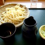 Gochisouya Ojira - ざるうどんです、田舎うどんの感じでした