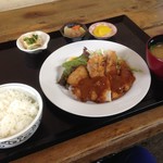 Yushin - とんかつ定食(^^♪