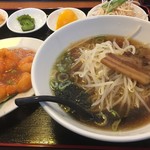 台湾料理 昇龍 - エビチリ定食600円、150円＋でスープがラーメンに（醤油）