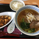 Suien Hirata Ten - マーボー豆腐とご飯と醤油ラーメンのセット
                        1062円