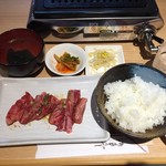 Ganso Yakiniku Botan En Shinnakano Ten - 15食限定というげたカルビ定食900円(税込)