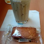 Doutor Coffee Shop Esso Gunzan Bijutsukan Dori Ten - 黒糖ラテとフィナンシェ