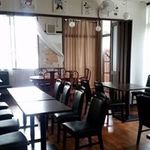 French Shokudo Bistro Maruhachi - 木調の落ち着いた店内