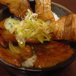 Irohanihoheto Nanchinai Ten - 豚丼