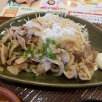 Gusto Himeji Kazari Nishi Ten - 豚肉の生姜焼き