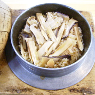 Matsutake rice pot