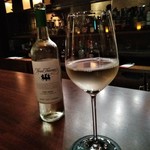 BAR Kyu Kon Hotel Sunrote Plaza Shinjuku - [ドリンク] 白ワイン Three Thieves (品種 Pinot Grigio) グラス ①