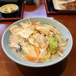 億万両 - 野菜ラーメン(650円)の黒麺(+50円)バージョン