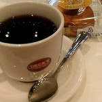 BECK'S COFFEE SHOP Saitama Shintoshin Ten - ホットコーヒーとドーナツ。