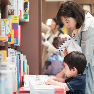 【평생의 추억 만들기】 부모와 자식으로 손에 함께 선택한 책은 잊지 않는다