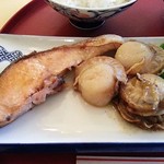 Morita - ホタテとサケのマーガリン焼き定食