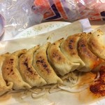 ぎょうざチュン（中） - 餃子は大きく、1人10個有れば充分です。