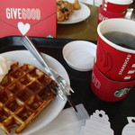 Starbucks Coffee Owarichinomiya Parkingueriakudarisen Ten - ワッフルとブレンドコーヒー