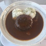 Iyashi no Cafe Churaumi - もとぶ牛のハンバーグカレー