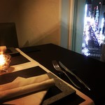 Restaurant Più - 入口手前の3名様席からの夜景