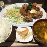 舞洲食堂 - 舞洲自慢の！美味しいカラアゲ500円