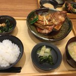 一汁五穀 - 金目鯛の煮つけ定食