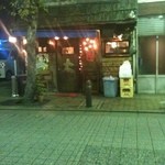 Donbee - ちょっと入りにくい様な外観。入ってしまえば居心地いい。DONBEIが店名です。