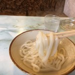 点と線 - こんなコシのない冷凍麺ははじめて