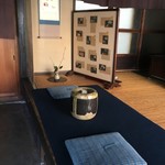 亀屋伊織 - 店内