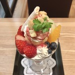 GUGU CAFE - 季節のパフェ 850円(税込)