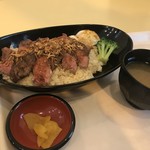 グランディ羽鳥湖スキーリゾート 第2レストハウス - ガーリックステーキ丼