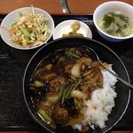 香建大飯店 - 豚バラ丼定食