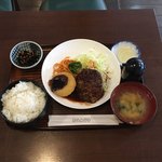 Orange - 半分サービス定食8番   ¥800                                    クリームコロッケ&ハンバーグ