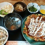 お好み焼 たち花 - お好み焼き定食　500円