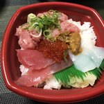 丼丸 - うおがし丼