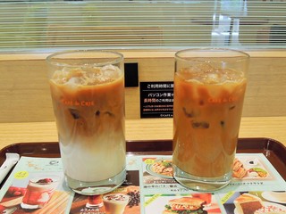 Cafe de CRIE Hopital Takatsuki Byoin Ten - アイスカフェラテとアイスカフェオレ