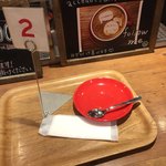 DROP COFFEE - 横浜でモーニング=3=3=3
      相鉄ジョイナスの中にラテアートやってるカフェがあるようで、早速行ってみる☆彡
      先に注文&お会計してテーブル席へ。