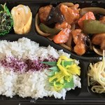 三連水車の里あさくら 食工房 カネキチヤ - 料理写真:酢鶏弁当 ４５０円