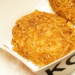 Kobe Croquette Kintetsu Yokkaichi Ten - ごま油香る牛タンのポテトコロッケ 292円