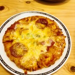 Komeda Coffee Ten Kumamoto Kikuchi Ten - コメダ特製ピザ