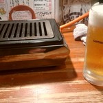 名古屋名物 味噌とんちゃん屋 国府宮ホルモン - コンロと生ビール