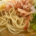 Maruoka Nihachi Soba Omiya Tei - 蕎麦は平ため。コシは十分です。