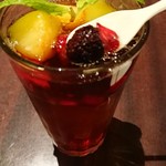 エクセルシオール カフェ - ベリー色々4種類とパイナップル。