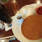 Coffee Kan Yukarigaoka Ten - 珈琲館アイスコーヒー + ホットケーキ（苺ソース・ホイップクリーム）